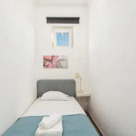 Blife Marya Private Rooms - Airport Stay District de District de Faro Extérieur photo